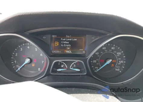 2017 Ford Focus Se z USA, uszkodzony, nr VIN 1FADP3F22HL279023